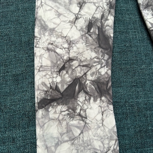 Lululemon HR Wunder Under leggings in EUC - Picture 13 of 14